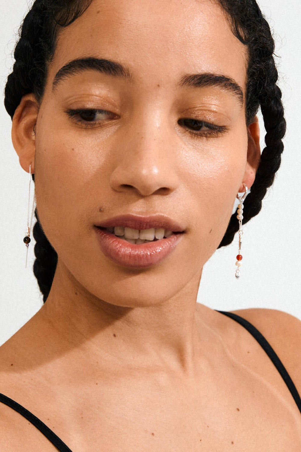 Between Chain øreringe - sølvbelagt